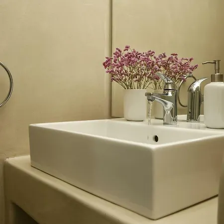 Studio In Emporio Main Square Apartment